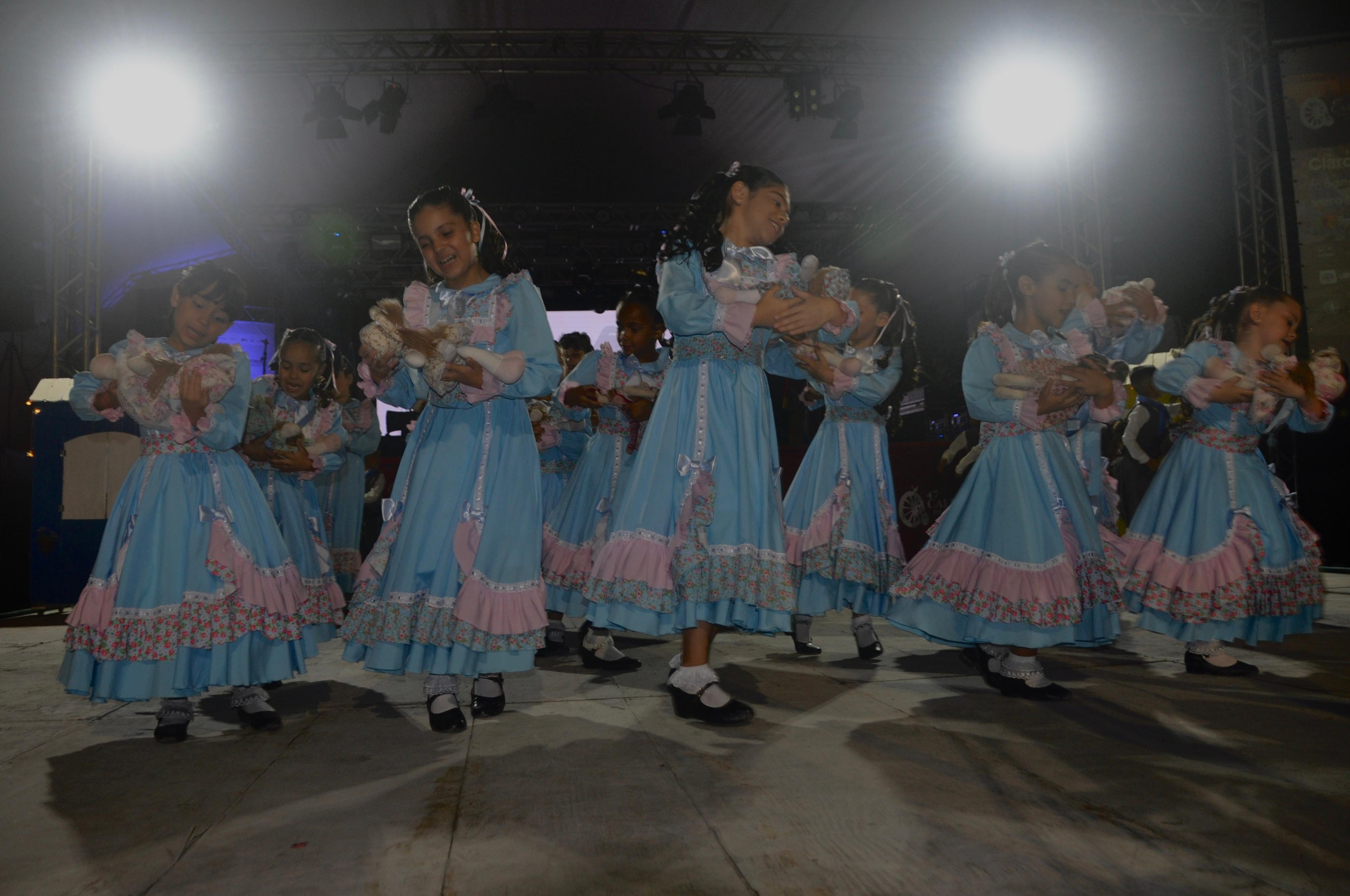 OAB Barro Preto - Novos talentos marcaram a primeira noite da Califórnia da Canção Nativa