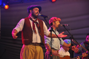 Kiko Martins e Roberto Borges interpretaram a canção "Arrebol"