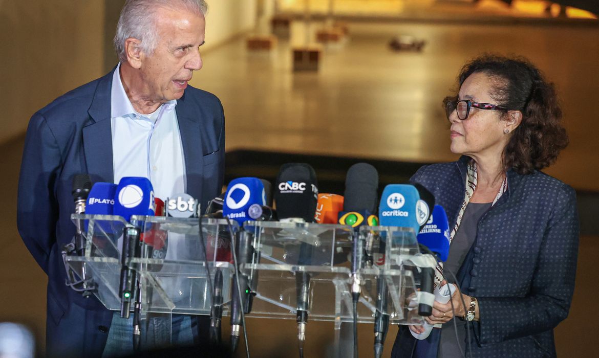 OAB Barro Preto - Cem turistas brasileiros deixaram a Venezuela após ataque dos EUA