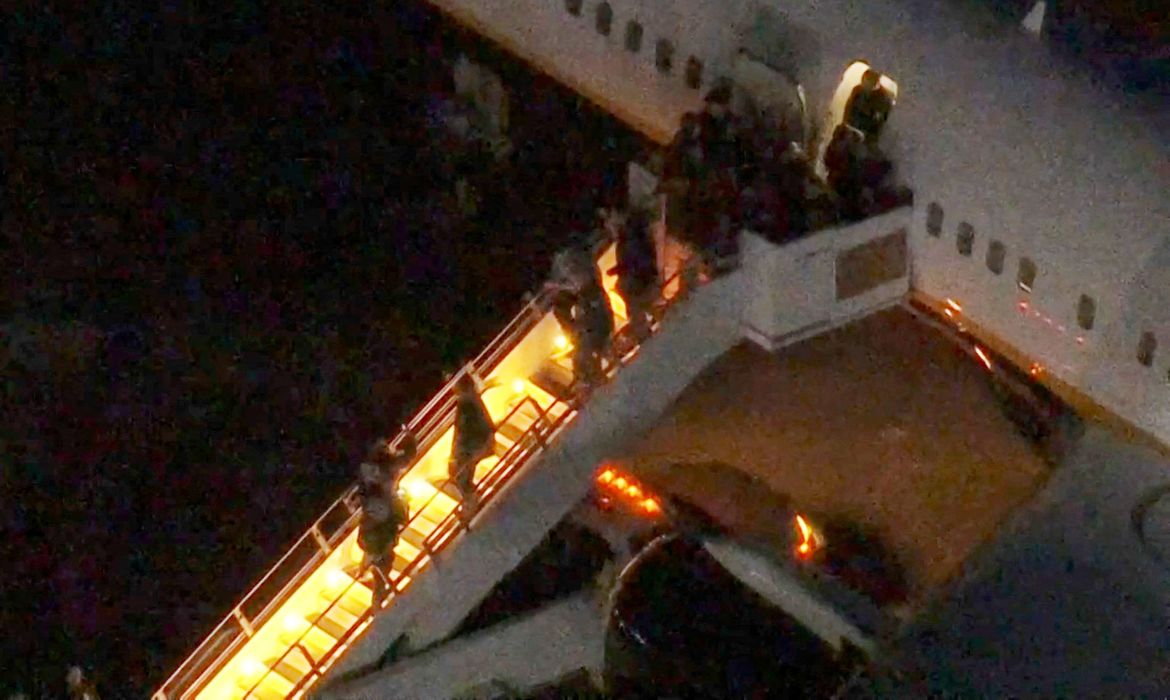 OAB Barro Preto - Maduro desembarca em Nova York escoltado por agentes federais