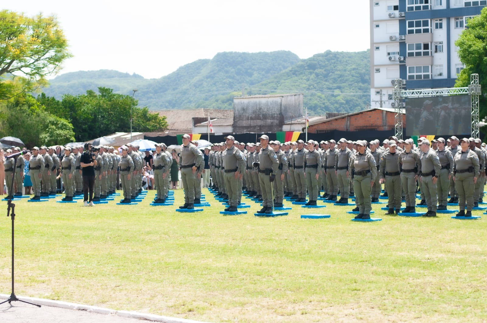 OAB Barro Preto - Brigada Militar promove novos sargentos e tenentes no 1º BPAF