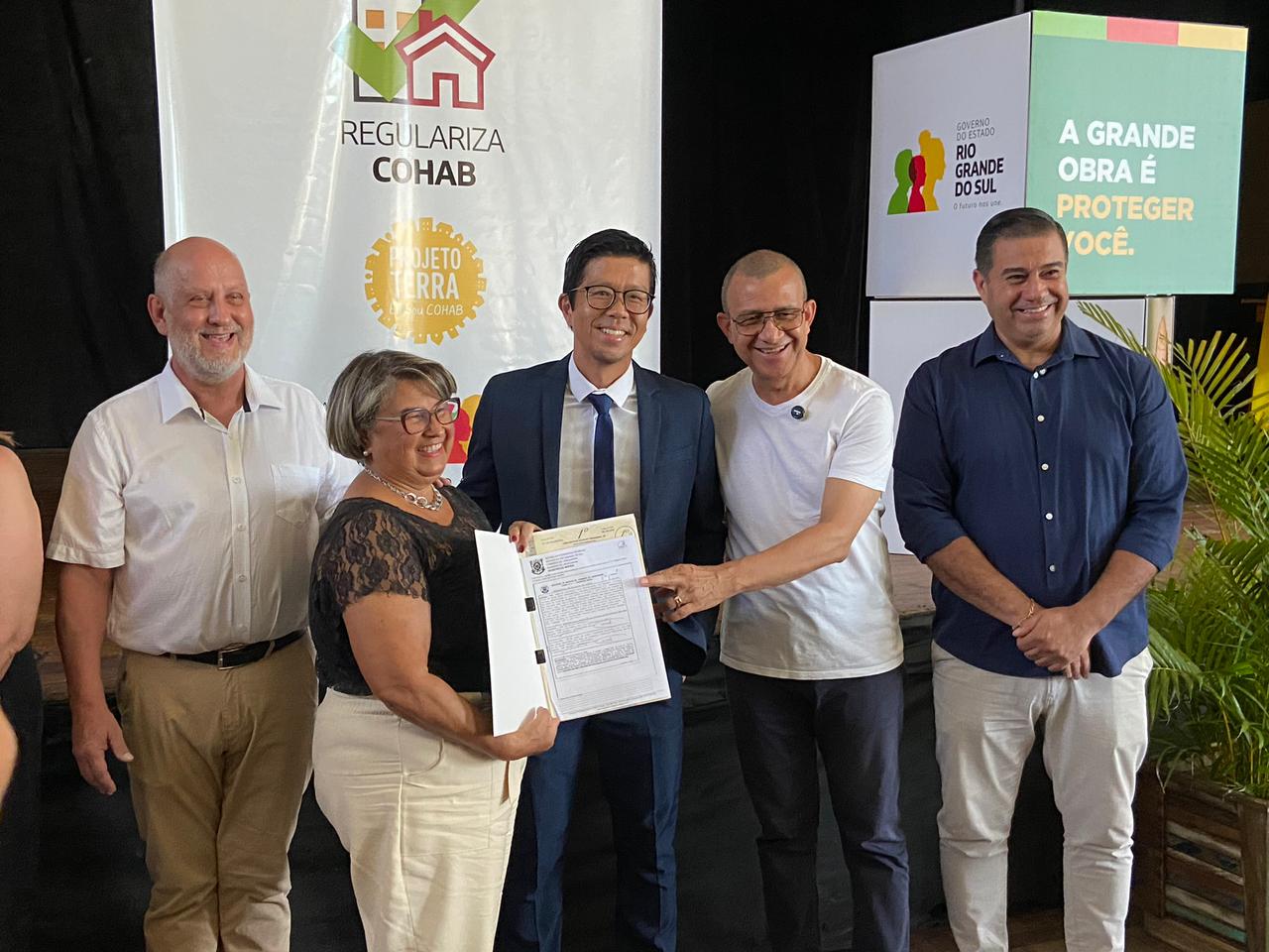 OAB Barro Preto - Mais de cem famílias da antiga Cohab recebem escrituras de imóveis