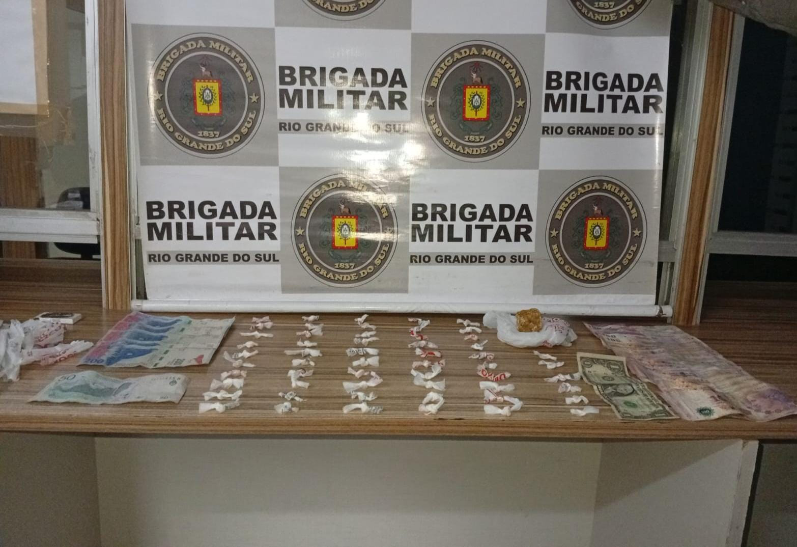 OAB Barro Preto - Brigada Militar prende mulher por tráfico de drogas