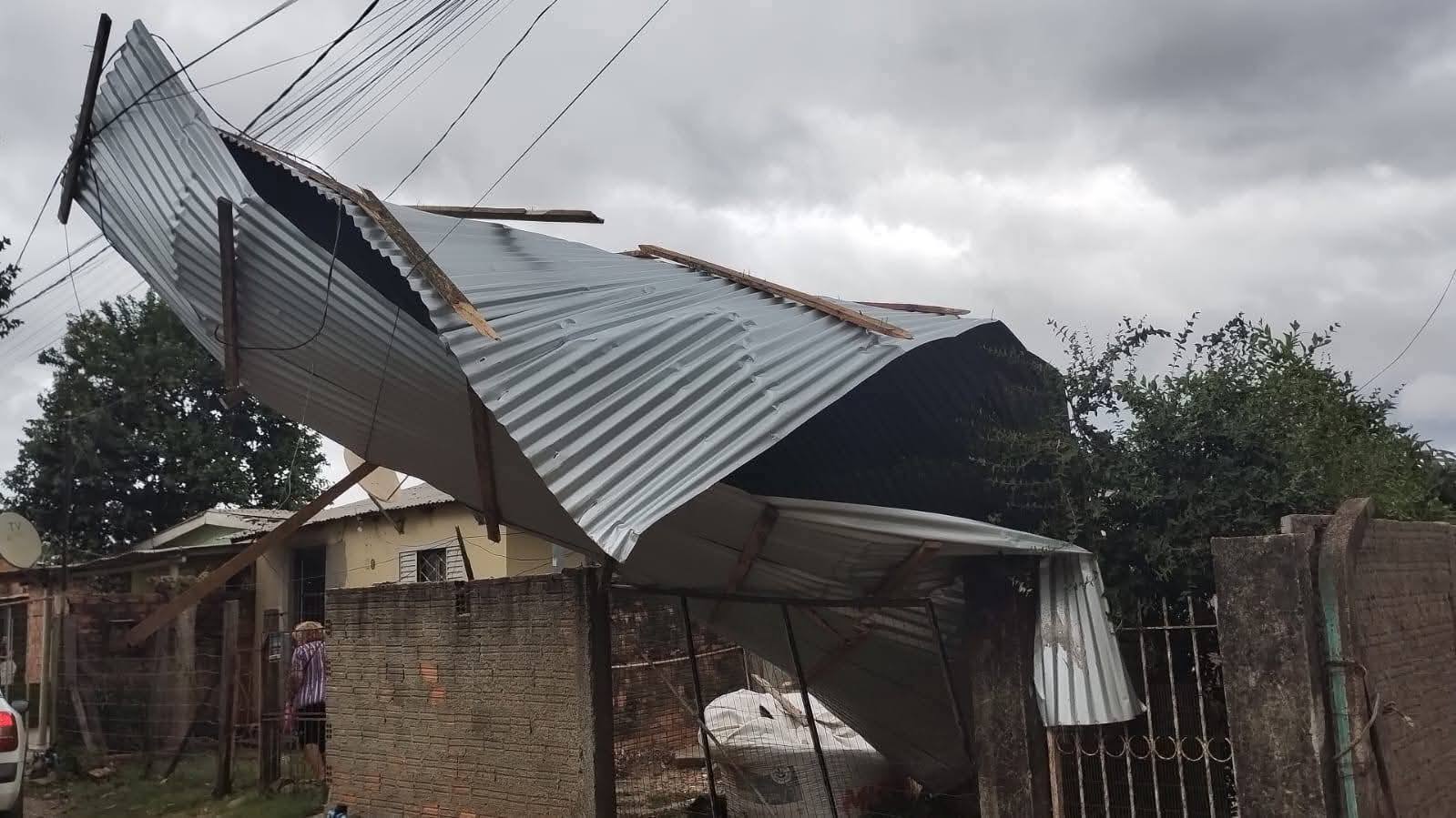 OAB Barro Preto - Temporal provoca danos em Uruguaiana