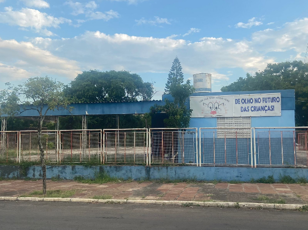 OAB Barro Preto - Após queda de estrutura, escola inicia retirada de forro e reorganiza turmas