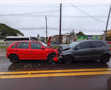 OAB Barro Preto - Colisão frontal deixa três feridos na entrada da cidade