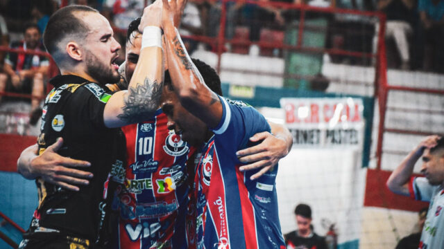 AEU decide título diante da torcida no Schmittão