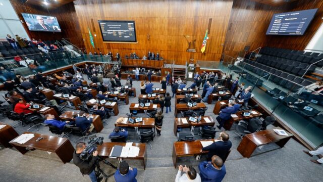 Aprovado reajuste de 5,35% para o piso regional