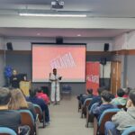 Na parte da manhã, alunos dos colégios União e Elisa Ferrari Valls participaram de um encontro marcado por poesia falada, oralidade e troca cultural. créditos: divulgação/Sesc.