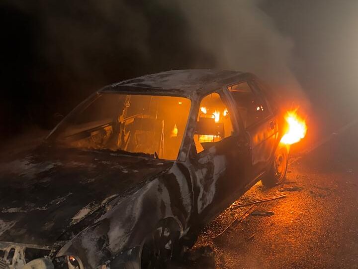 OAB Barro Preto - Veículo pega fogo às margens da BR-472