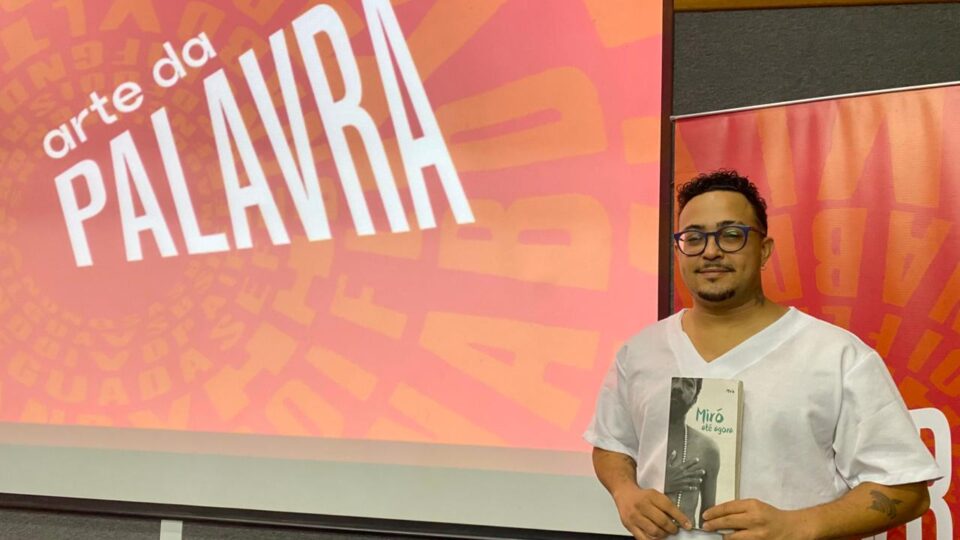 OAB Barro Preto - Arte da Palavra aproxima jovens da poesia com recital de David Biriguy