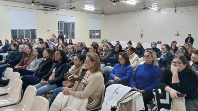 Semed realiza formação continuada para docentes da alfabetização