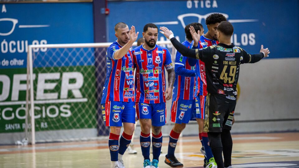 OAB Barro Preto - AEU goleia União fora de casa e abre vantagem na semifinal