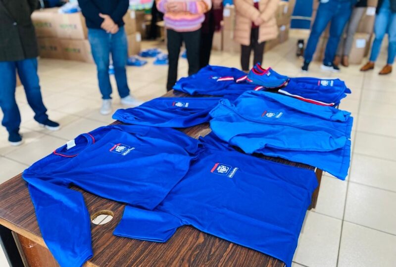 OAB Barro Preto - Rede municipal recebe uniformes escolares