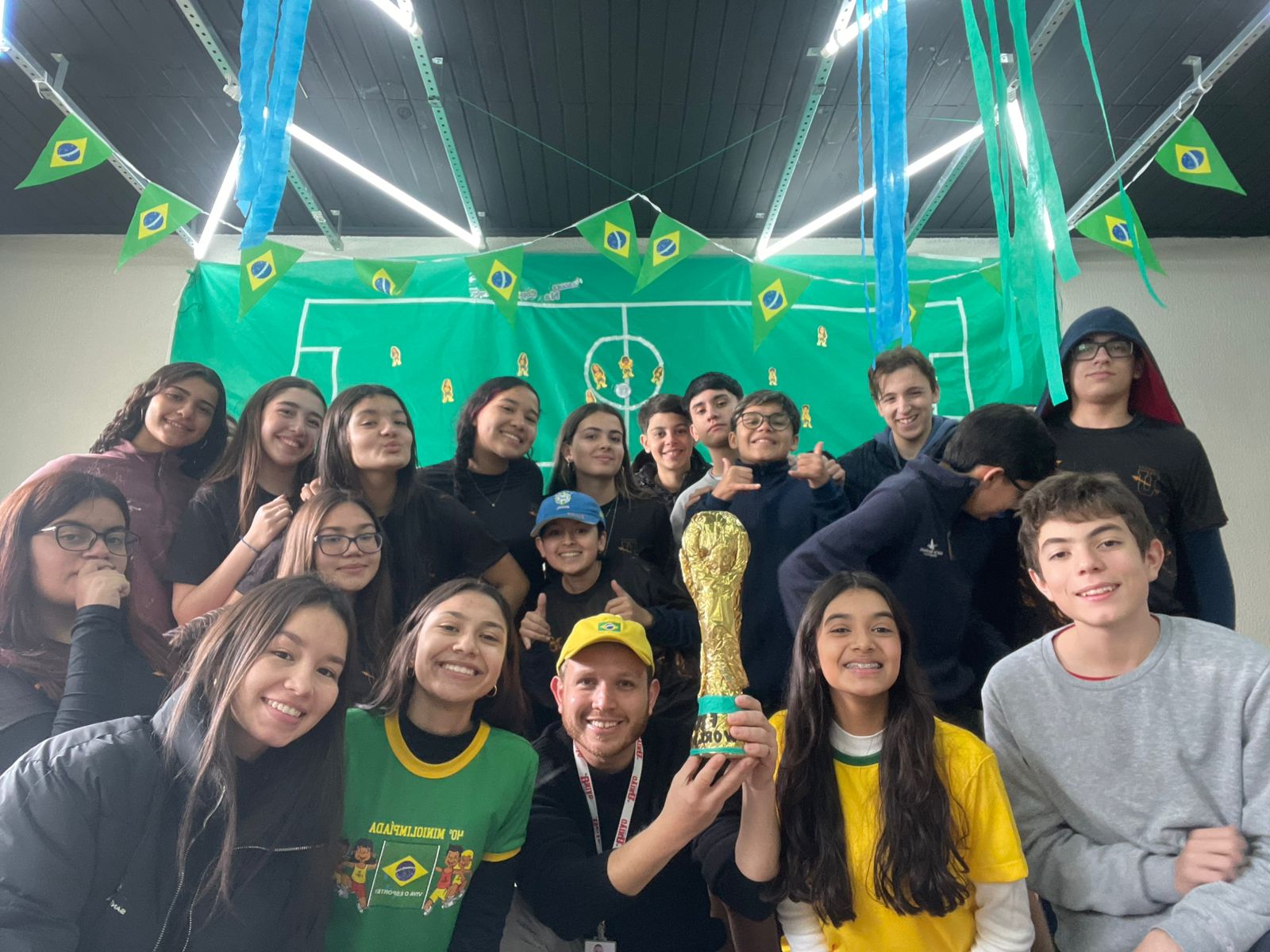 Turma do 9º ano do União coleciona momentos entre os alunos decorando salas para o Mundial créditos: divulgação/Colégio União.