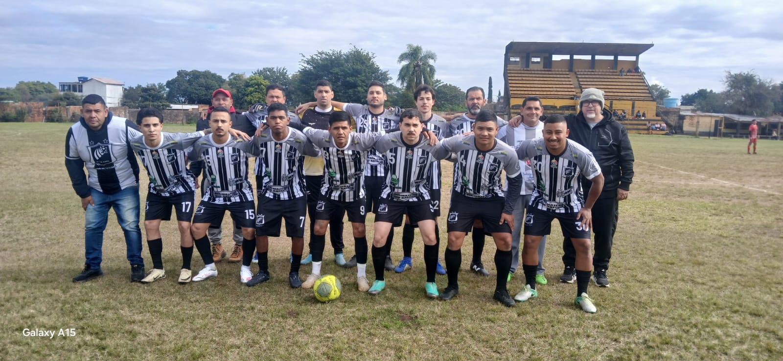 O 13 de Abril criou boas oportunidades durante a partida, mas acabou cedendo o empate na etapa complementar créditos: Jairo Souza/JC.