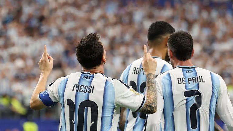 Messi brilha, Argentina vence e Copa do Mundo se aproxima de definições