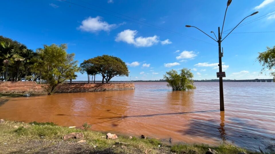 OAB Barro Preto - Rio Uruguai entra em estabilidade e inicia tendência de queda em Uruguaiana