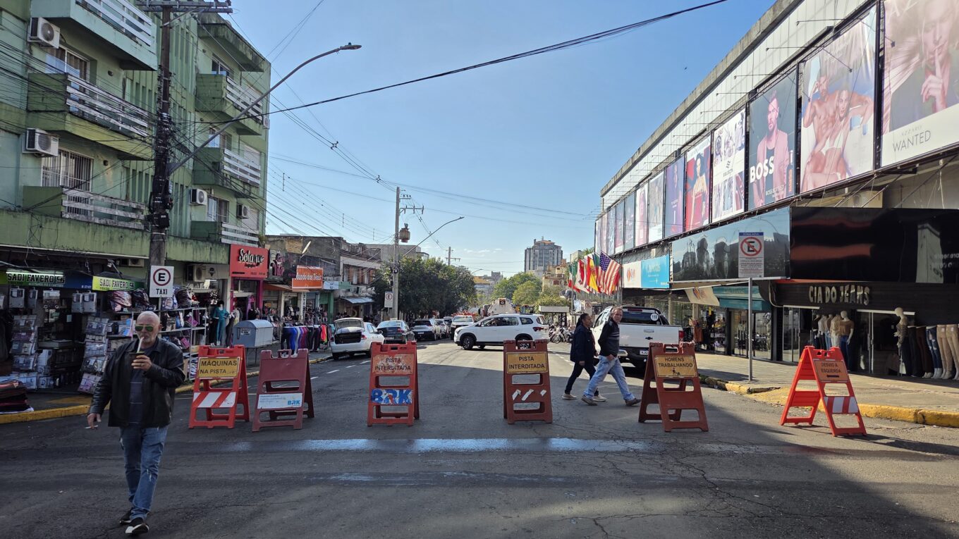 Manutenção emergencial bloqueia trecho da Rua João Manoel