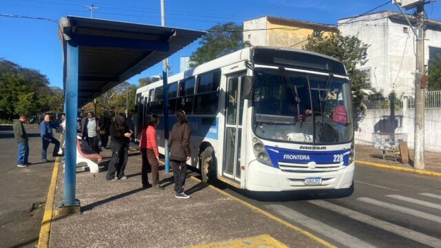 Transporte terá linha especial para o Cemitério Municipal no domingo