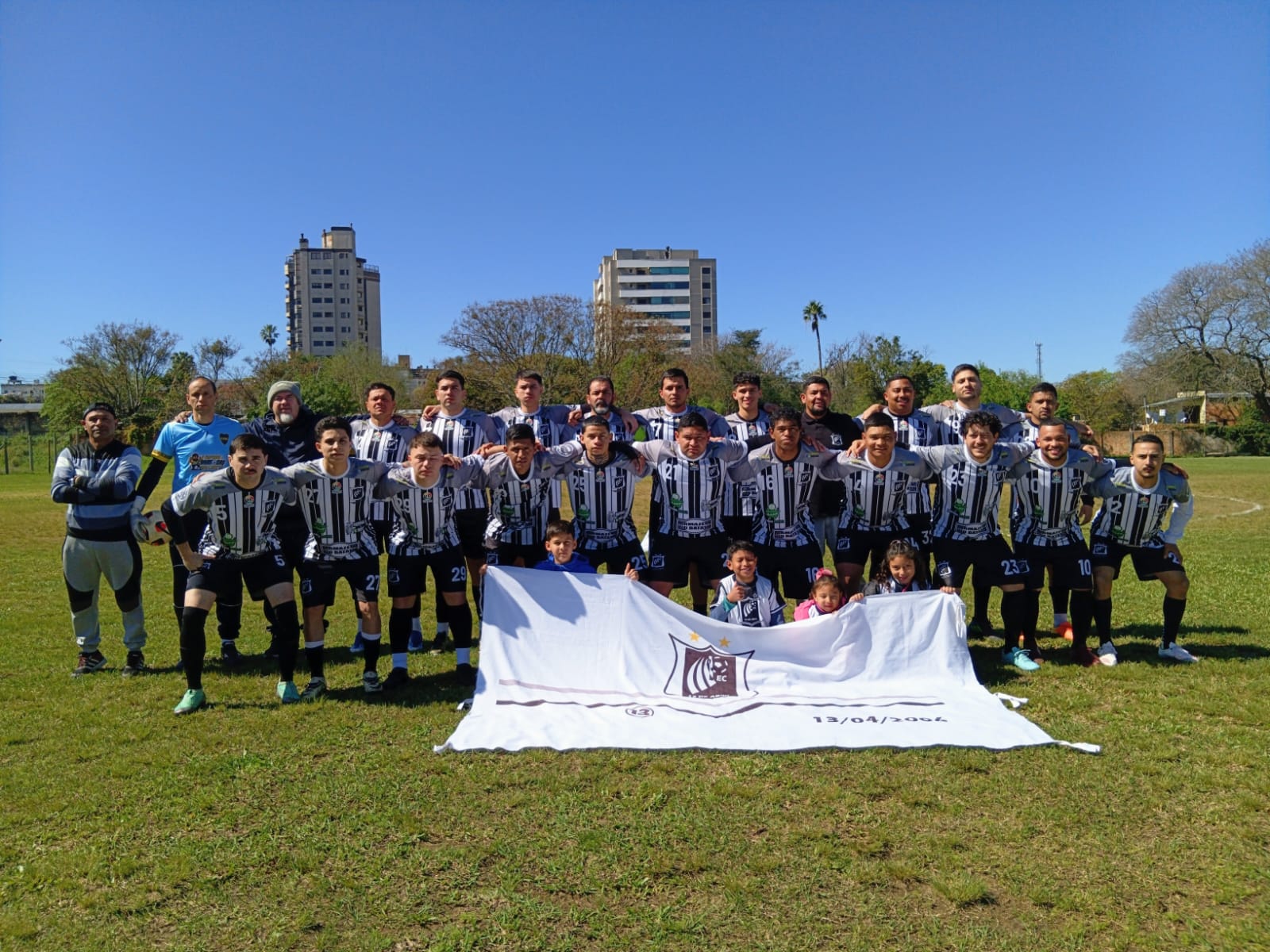 13 de Abril garantiu presença na final após superar o Camarões nas cobranças de pênaltis, depois de um empate sem gols no tempo regulamentar. Crédito: Jairo Souza/JC
