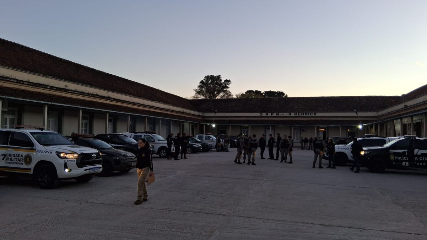 Operação prende oito e investiga grupo ligado ao tráfico em Livramento