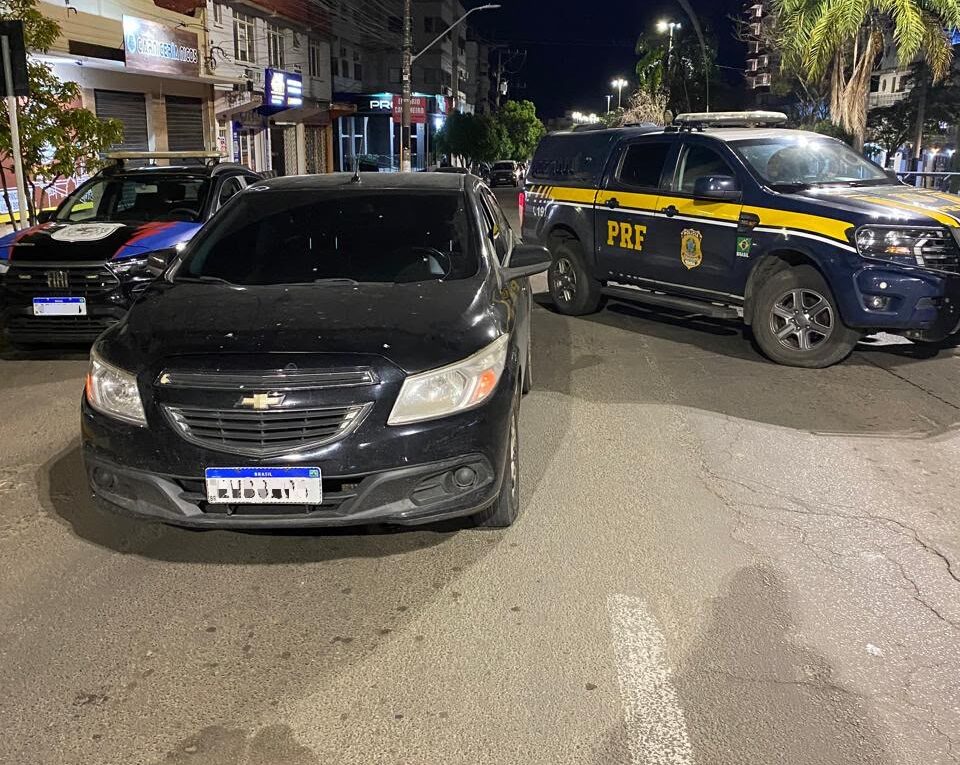 Duas mulheres são presas por tráfico de drogas